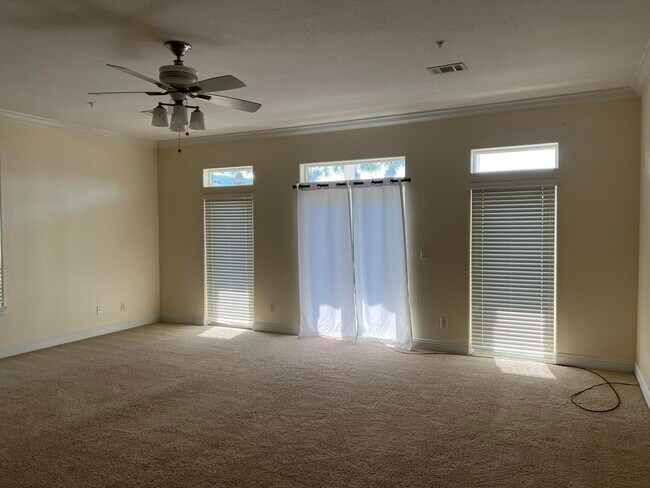 Building Photo - 118 Spires Ln