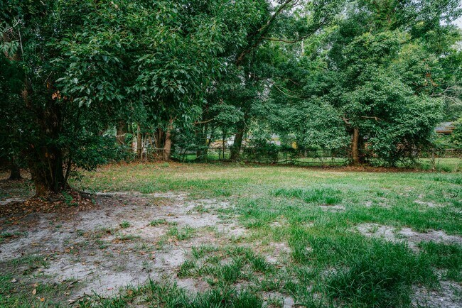 Building Photo - 1417 Daytona Dr
