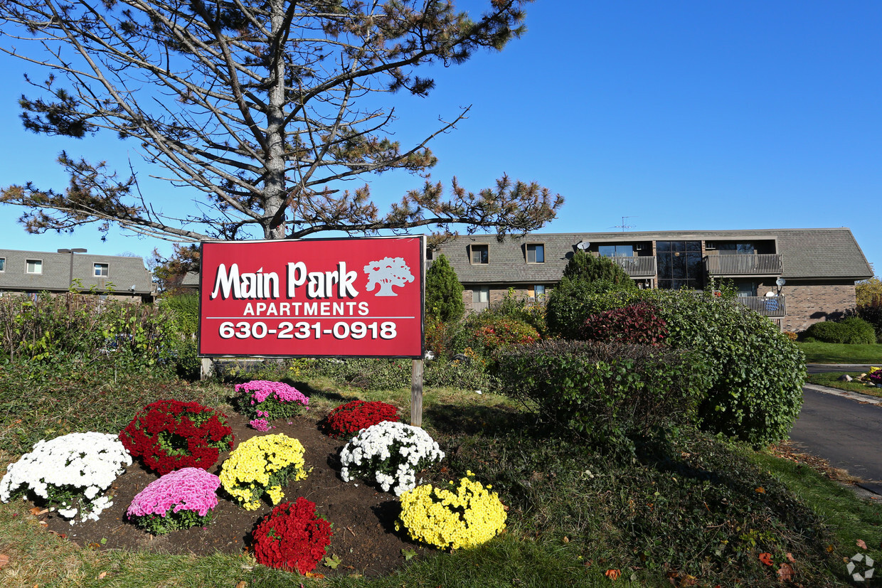 Primary Photo - Main Park Apartments