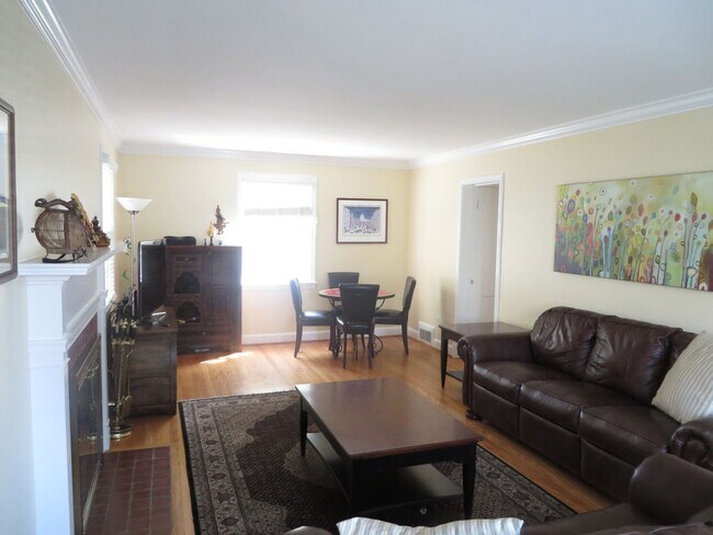 Foto del edificio - This home has so much to offer! MUST SEE!