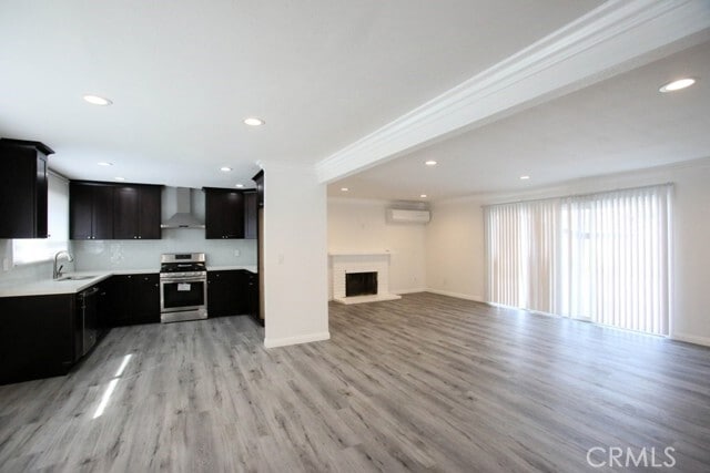 Foto del edificio - 15952 Standish Ln