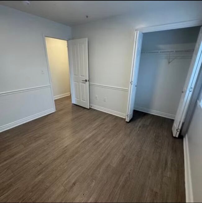 Building Photo - SCRUD #20 (GG)
