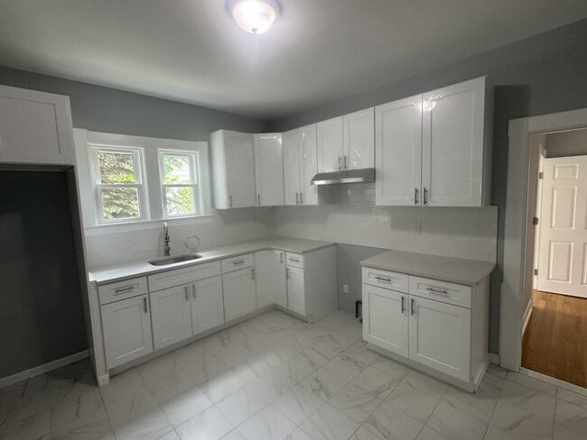 Photo - 18 Pine St House