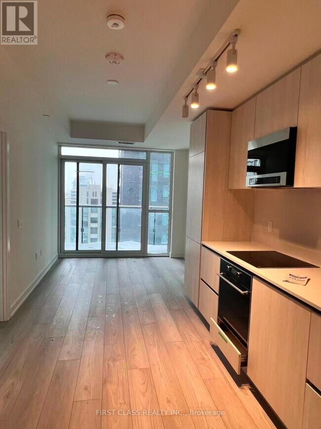 Photo du bâtiment - 110 Broadway Ave