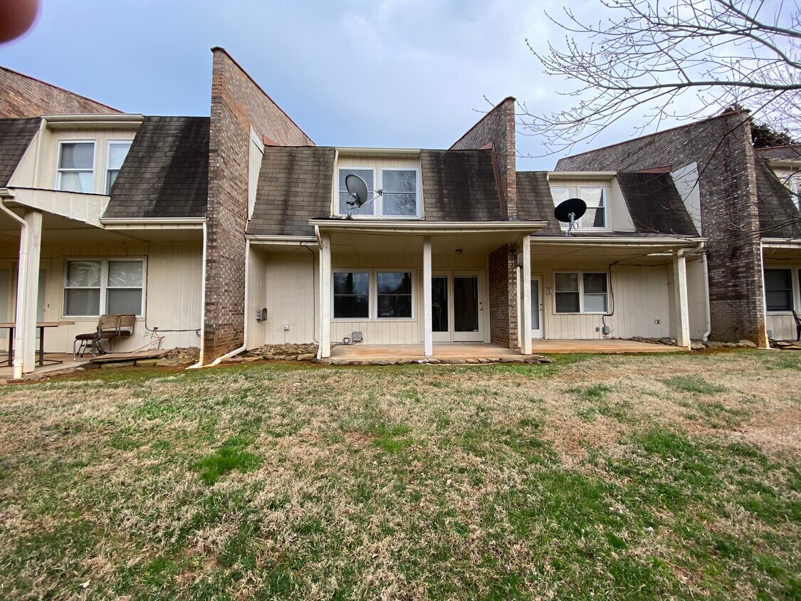 1956 Sequoyah Ave, Maryville, TN 37804 House Rental in Maryville, TN