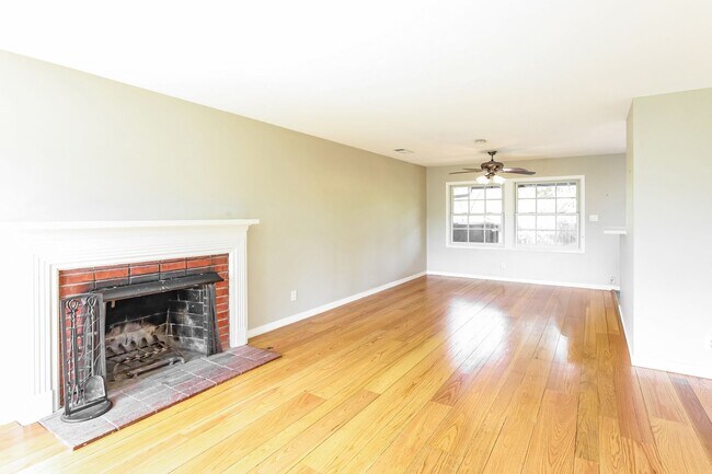 Foto del edificio - 3 Bedroom Home In Desirable Lafayette!