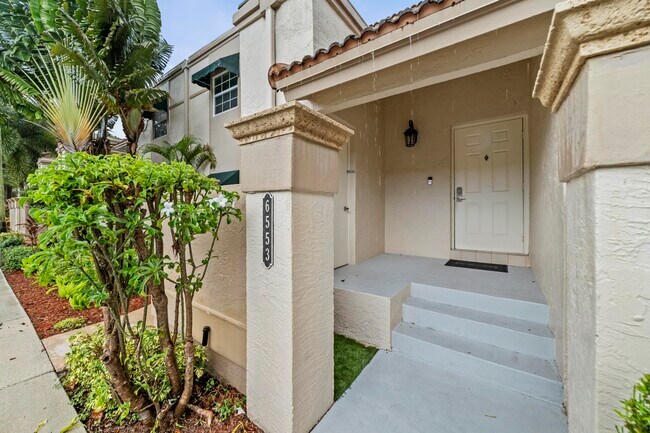 Foto del edificio - 6553 Via Regina