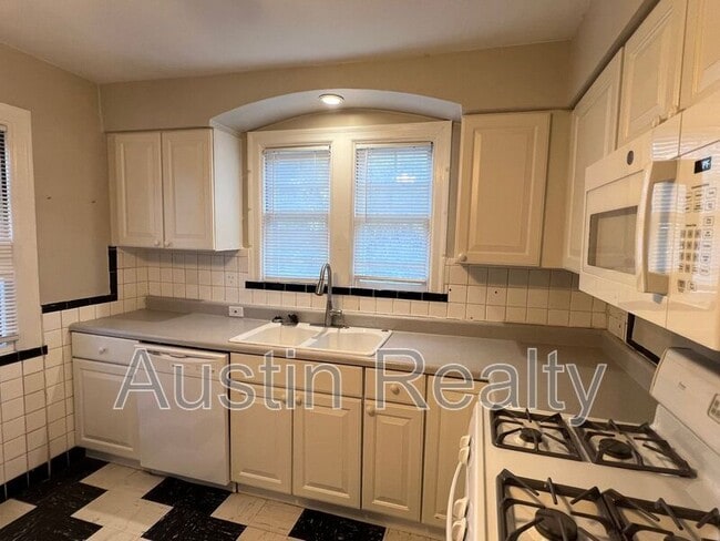 Foto del edificio - 2521 Cecelia Ave