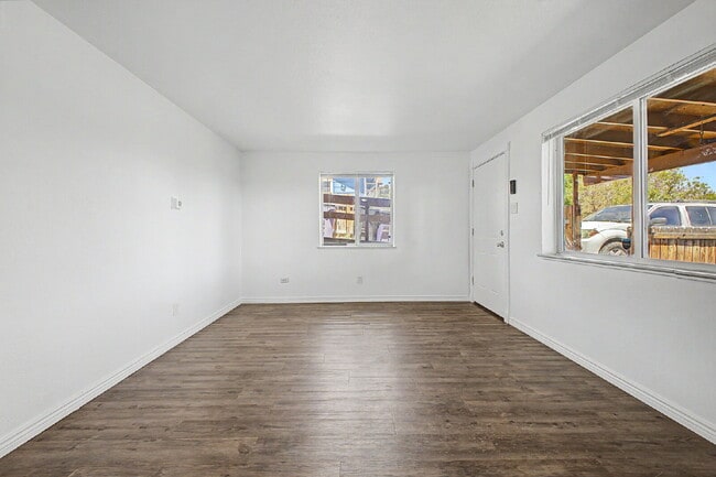 Foto del edificio - Garden Level 2 bedroom/1 bath for rent in Denver