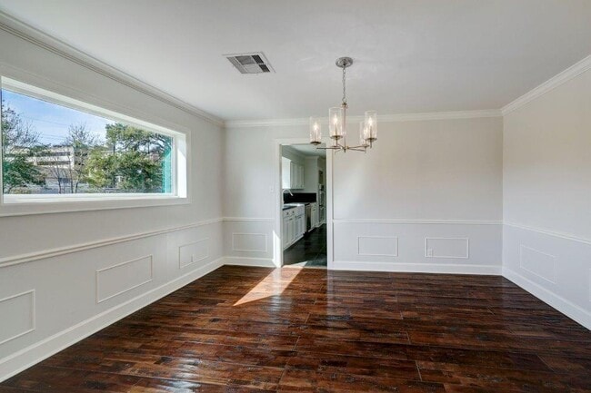 Building Photo - 6260 Briar Rose Dr