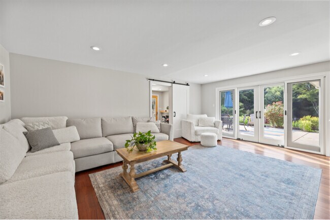 Foto del edificio - 1621 Clearview Ave