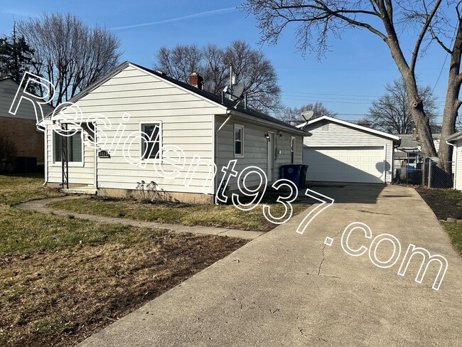 Building Photo - Updated 2 Bed 1 Bath in desired Belmont Area