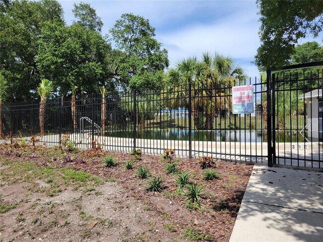 Building Photo - 1127 Pinellas St