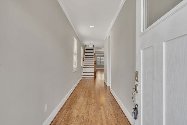 Building Photo - 4 BR with amenities in The Nations~