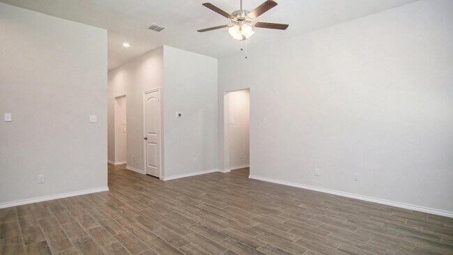 Foto del edificio - 9816 Mescalbean Blvd