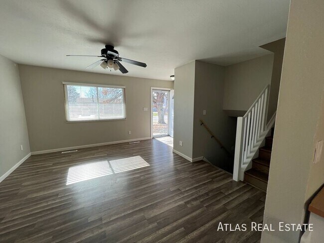 Building Photo - 2720 El Capitan Dr