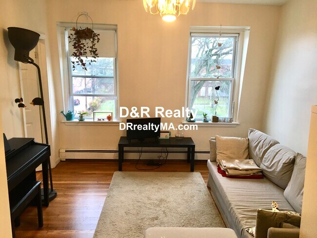 Foto del edificio - 423 Somerville Ave