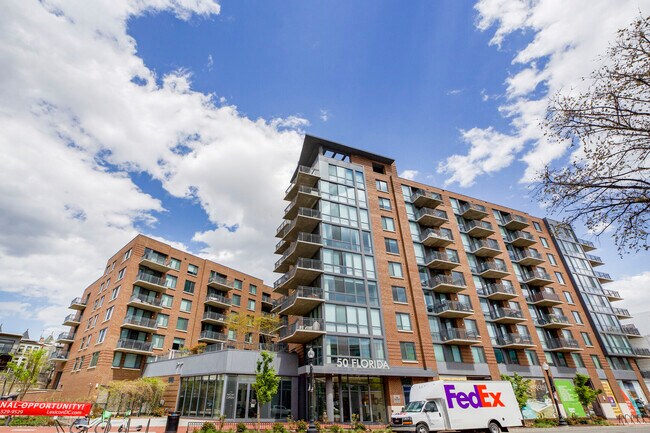Foto del edificio - 50 Florida Ave NE