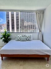 Building Photo - 2500 Kalakaua Ave