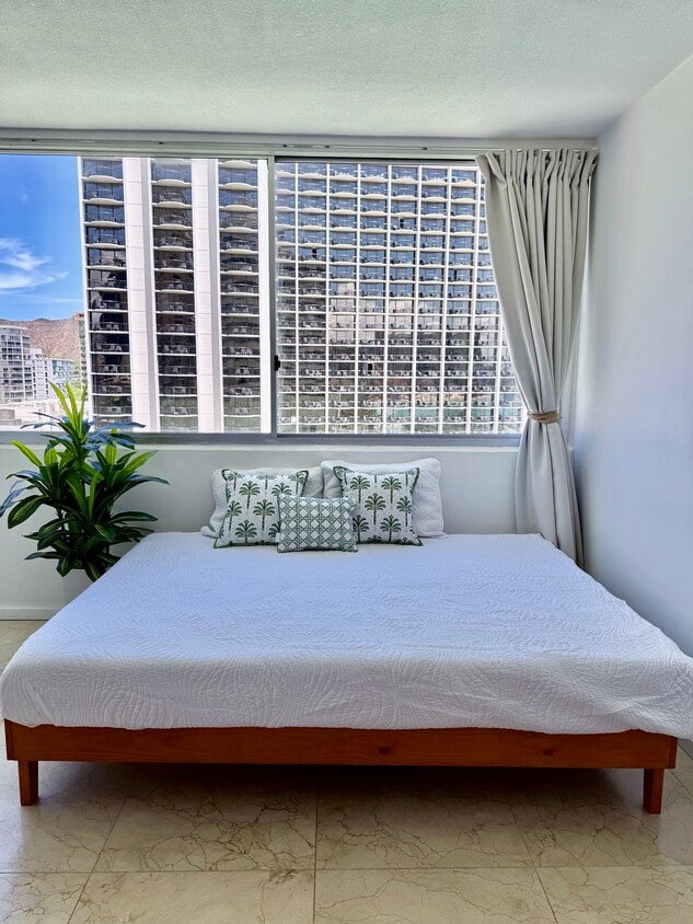 Photo - 2500 Kalakaua Ave (Honolulu, HI)