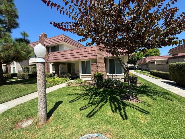 Building Photo - Upgraded 2 Bedroom Condo available in Cypress