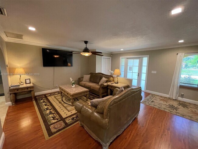 Building Photo - 4650 SW 110th Ave