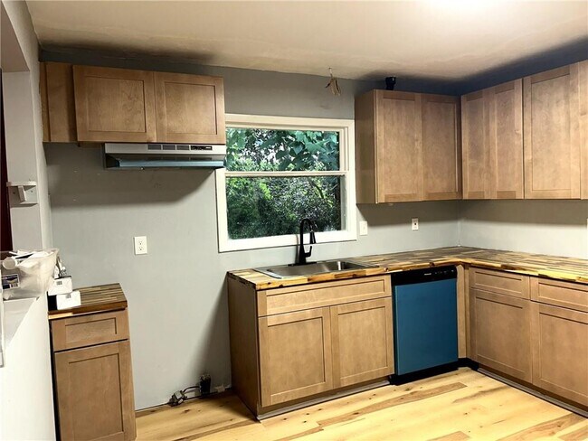 Building Photo - 3742 Rockbridge Rd SW