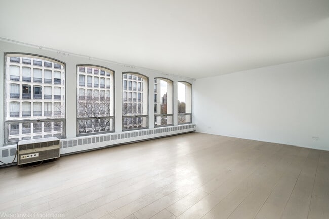 Building Photo - 1401 E 55th St