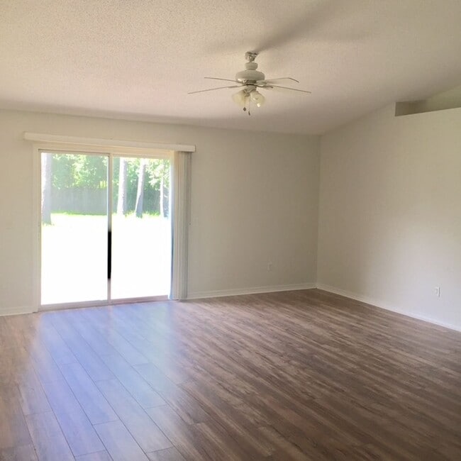 Building Photo - 4266 Lancaster Dr