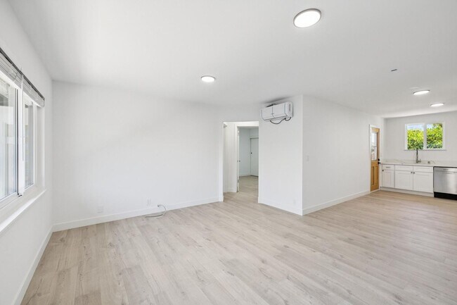 Foto del edificio - 1120 Davis St