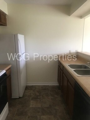 Foto del edificio - 5705 E Texas St