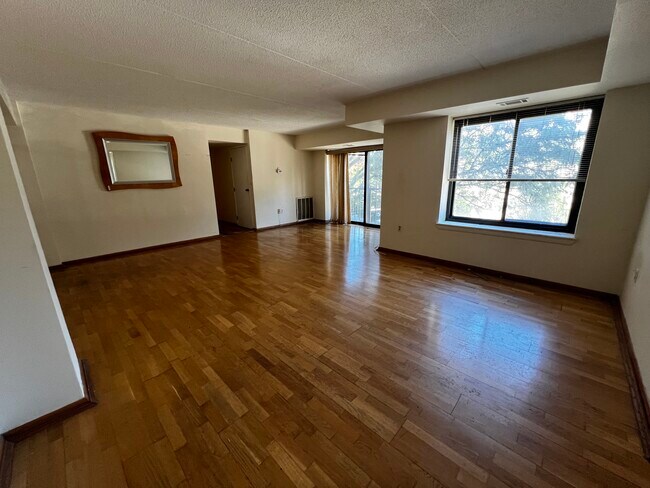 Foto del edificio - 1253 Beacon St