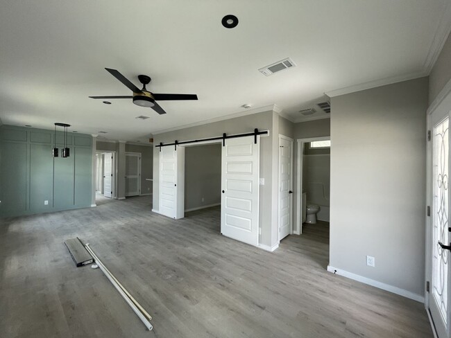 Building Photo - 972 Xanadu E