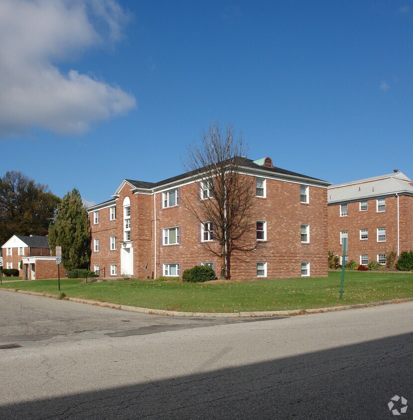 Primary Photo - 4030 Hillman Way