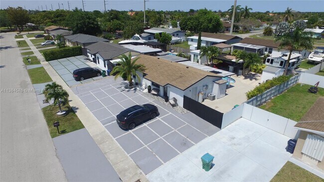 Building Photo - 25325 SW 127th Ct