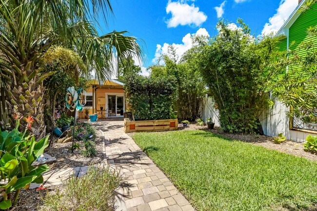 Foto del edificio - Charming Cottage in the Heart of Amelia Island: Your Perfect Rental Haven!