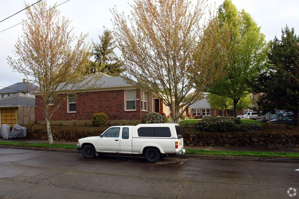 Foto del edificio - Irvington Court