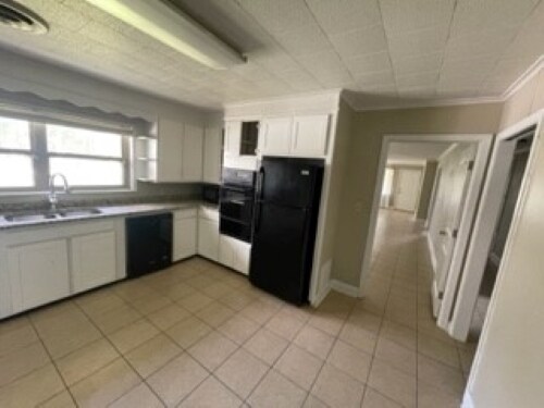 Building Photo - 13025 Highway 190 W