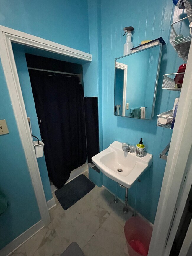 Bath - 28 S Loudoun St