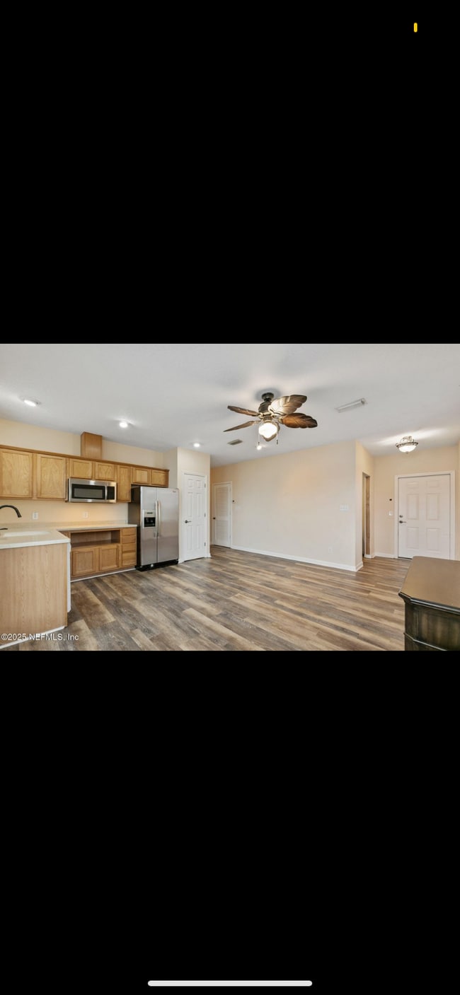 Building Photo - 1853 Buccaneer Cir E