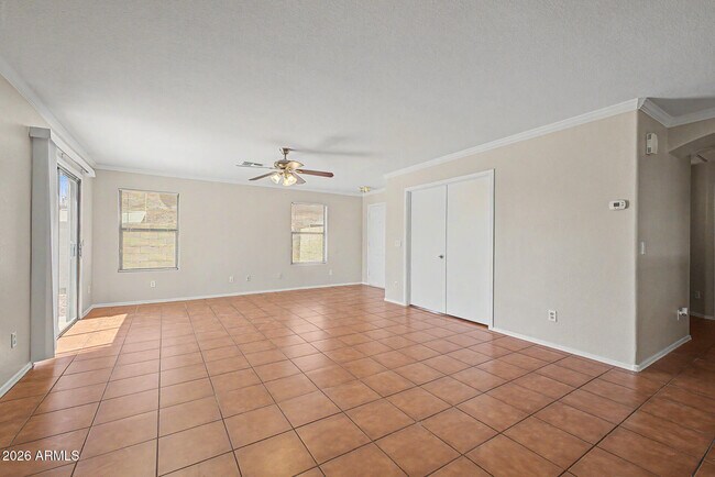 Foto del edificio - 8133 W Magnolia St