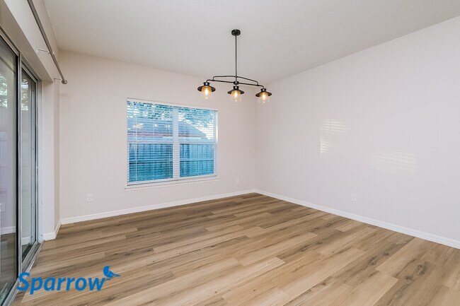 Foto del edificio - 908 Coolwood Place