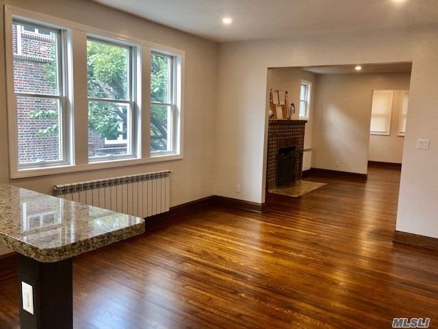 Foto del edificio - 112-08 Park Ln S