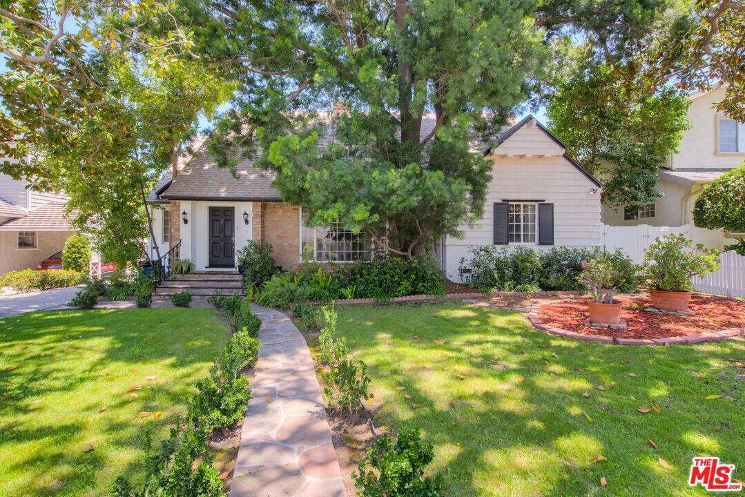 Foto principal - 4154 Mary Ellen Ave