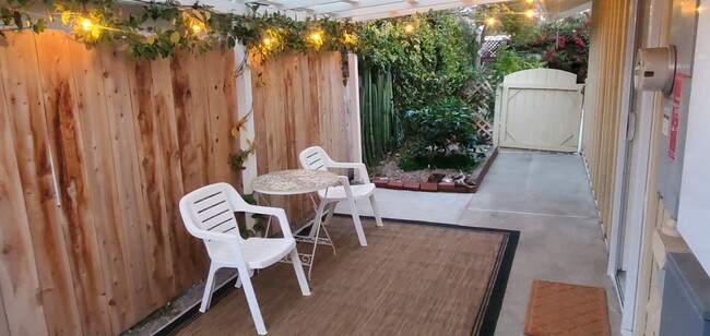 Covered patio area - 152 Redfield Ave