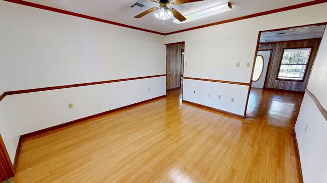 Foto del edificio - 497 High Hope Rd