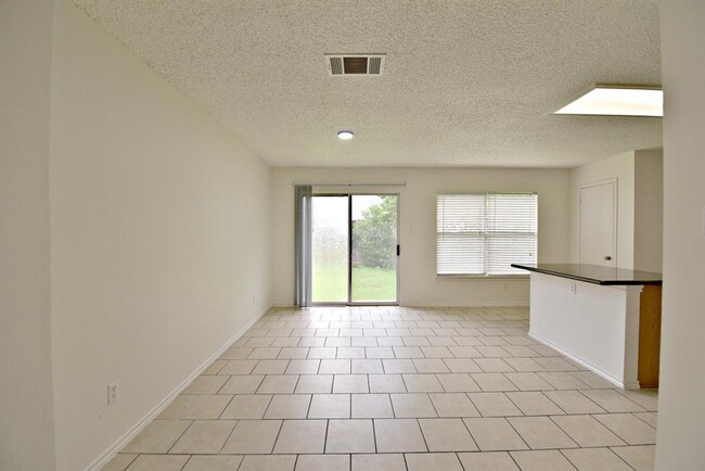 Building Photo - 1207 Birdie Cove