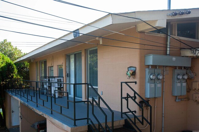 Building Photo - 4700 Lynn Ln