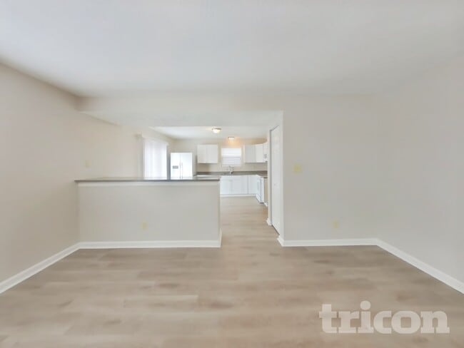 Building Photo - 3713 Mechanicsburg Dr