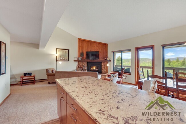 Building Photo - WINTER RENTAL 2 Bedroom/2 Bath, New Furnit...